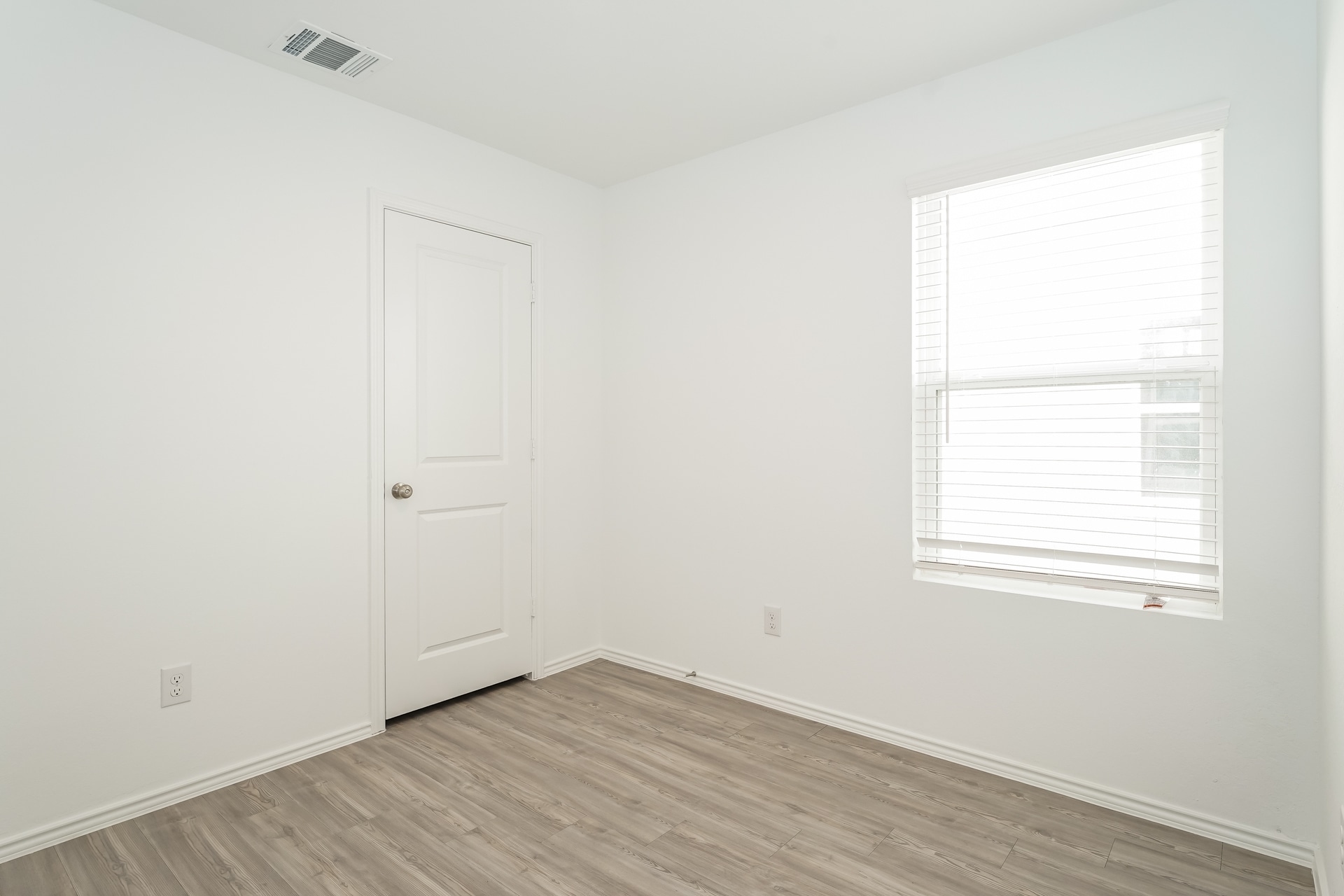 Building Photo - 8171 Nube Medina
