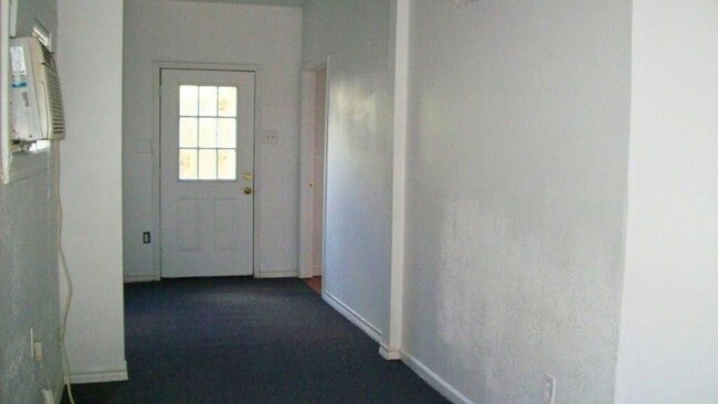 Building Photo - 13433 Topeka St