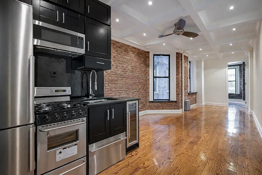 Building Photo - 5 W 103rd St