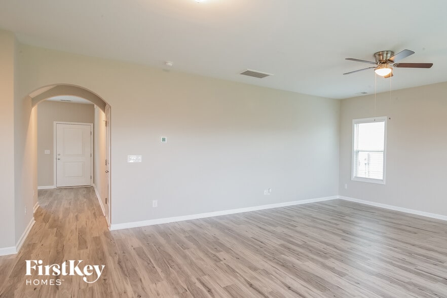 Building Photo - 146 Clydesdale Cir