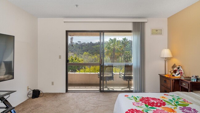 Building Photo - Lovely 1 bedroom Condo in Top-Rated Complex