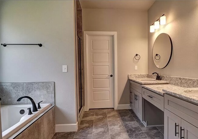 Building Photo - 3701 SW Ryegrass Rd