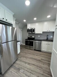 Building Photo - 4625 N High St