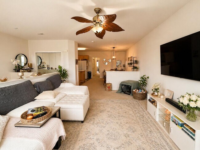 Building Photo - 1346 Hillcrest Dr