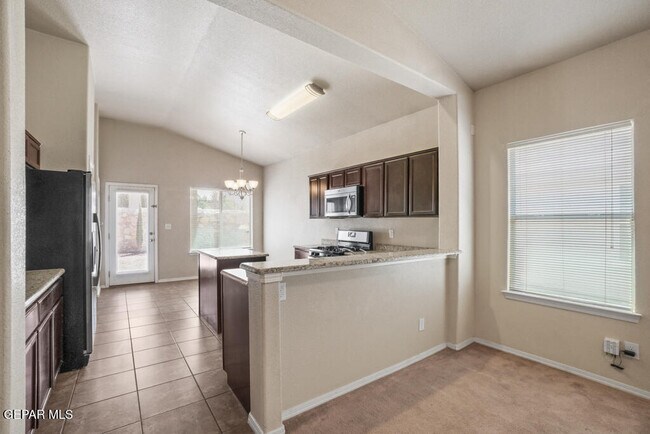 Building Photo - 2932 Pino Triste Dr
