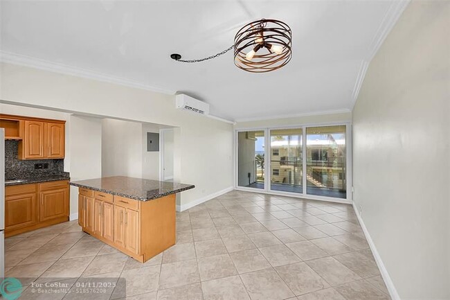 Building Photo - 1041 Hillsboro Mile