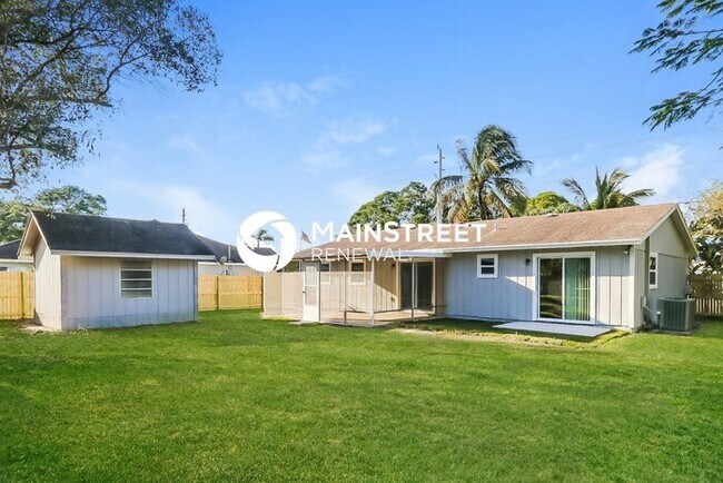 Building Photo - 3 Bedroom Pet-Friendly Home in PORT ST LUCIE, FL with Main Street Renewal