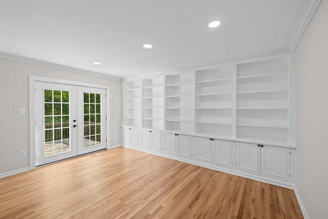 Building Photo - 6609 Heidi Ct