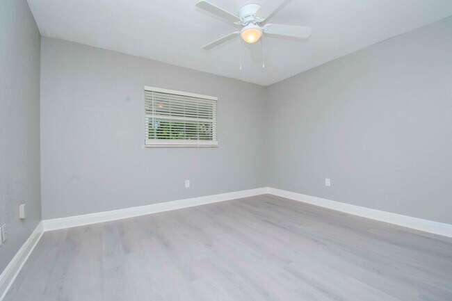 Building Photo - 1313 Eagleview Dr