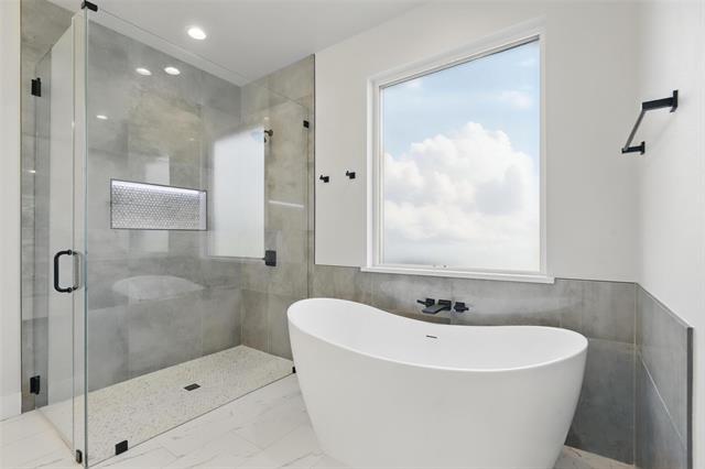 Building Photo - 1000 Hennesay Pk