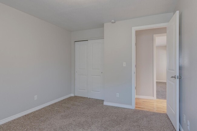 Building Photo - 10934 W Camas St