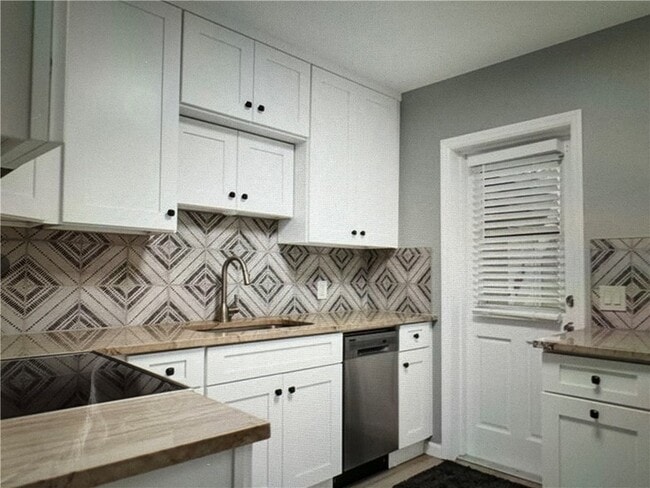 Building Photo - 2157 10th Ave