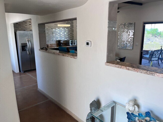 Building Photo - Catalina Foothills- 3 bedroom/ 3 bathroom ...