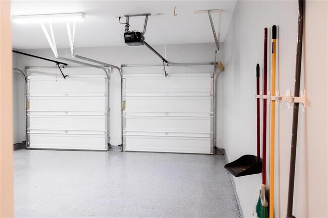 Building Photo - 410 Blossomwood Dr