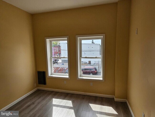 Building Photo - 522 W Westmoreland St