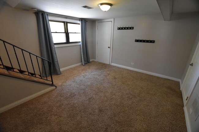 Building Photo - 7852 Sprucewood Ave