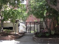 Building Photo - 700 S Lake Ave