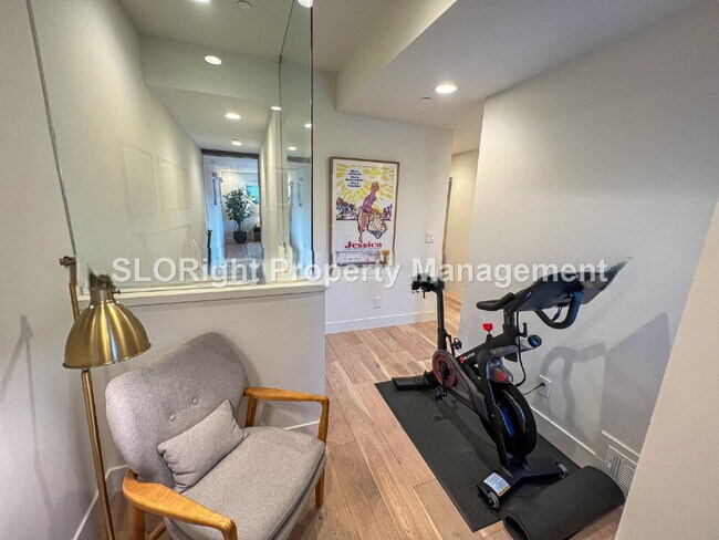 Building Photo - AVAILABLE SEPTEMBER- Fully Furnished Modern Home in San Luis Obispo - 4 Bedroom / 3 Bathroom