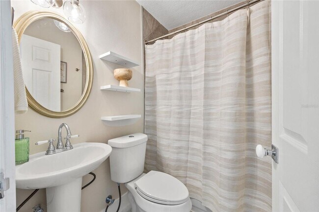 Building Photo - LAST MINUTE CANCELLATION - JAN TO FEB FULLY FURNISHED ALL IN PRICE OF $4500/ MONTH