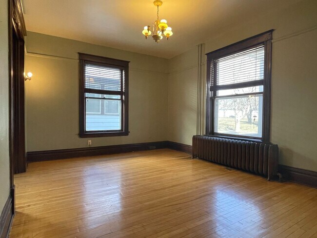 Building Photo - 715 S Phillips Ave