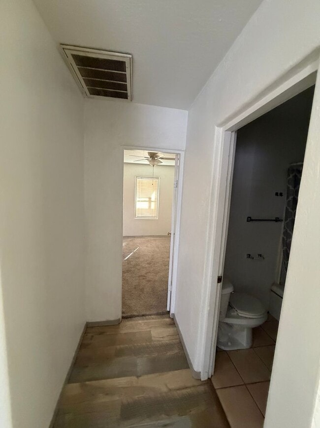 Building Photo - 2 Bed 2 Bath Home