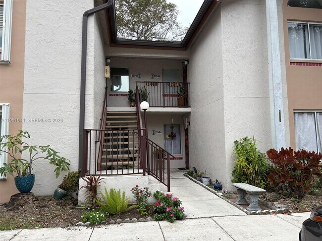 Building Photo - 13946 SW 90th Terrace