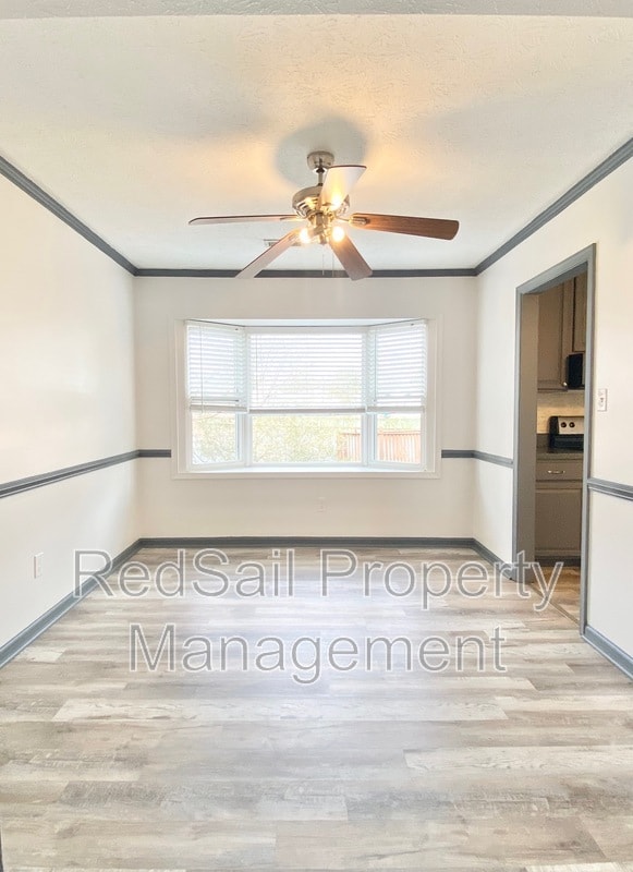 Building Photo - 14 S Lake Cir