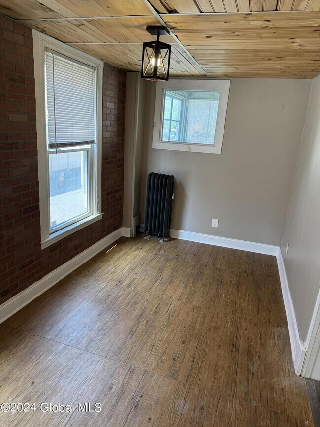 Building Photo - 20 Jay St