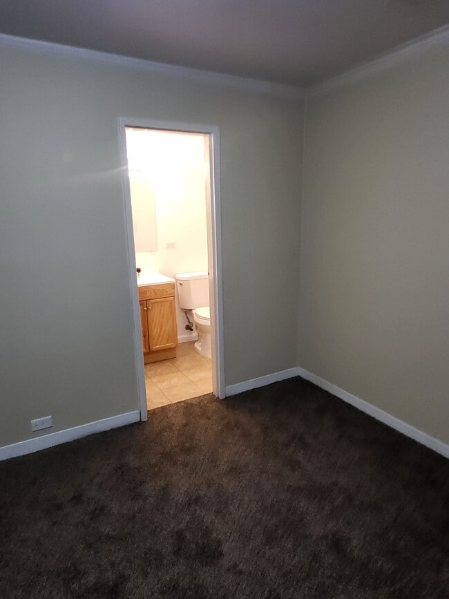 Building Photo - 517 Lakewood Blvd