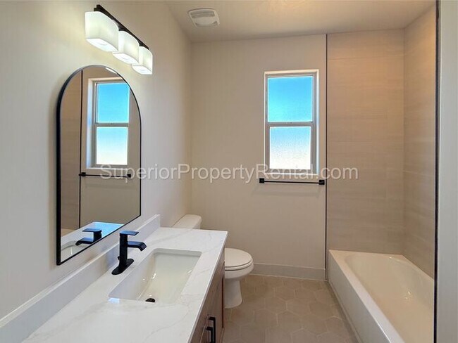 Building Photo - New 3 bed, 2 bath home with two car garage