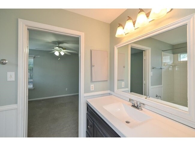 Building Photo - 6111 Dove Fern Ct