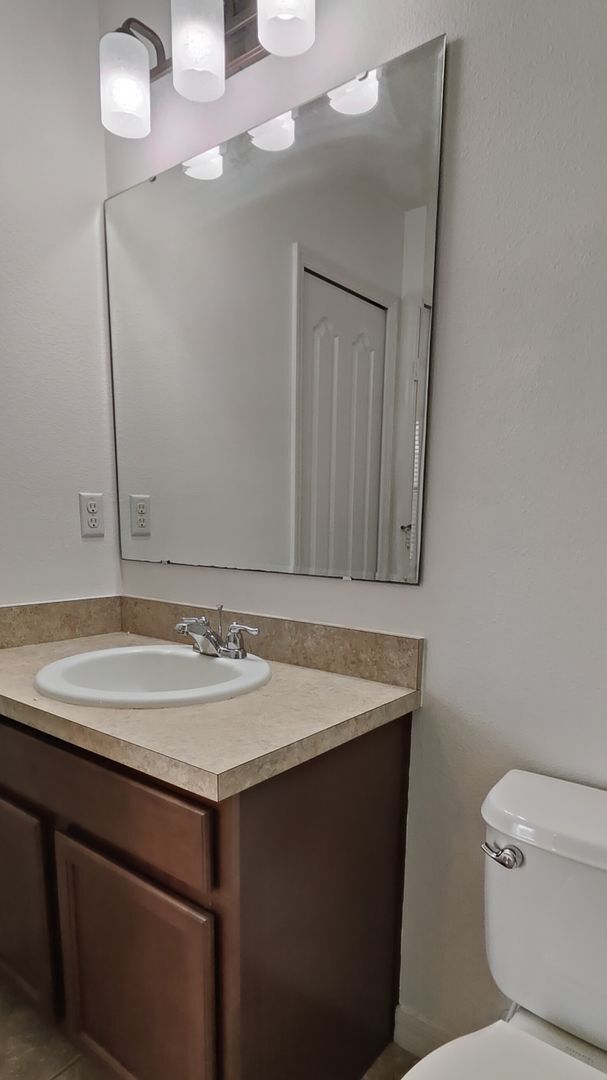 Building Photo - Prime Longwood Living 2-Bed, 2.5-Bath Townhome Near Shops & Dining