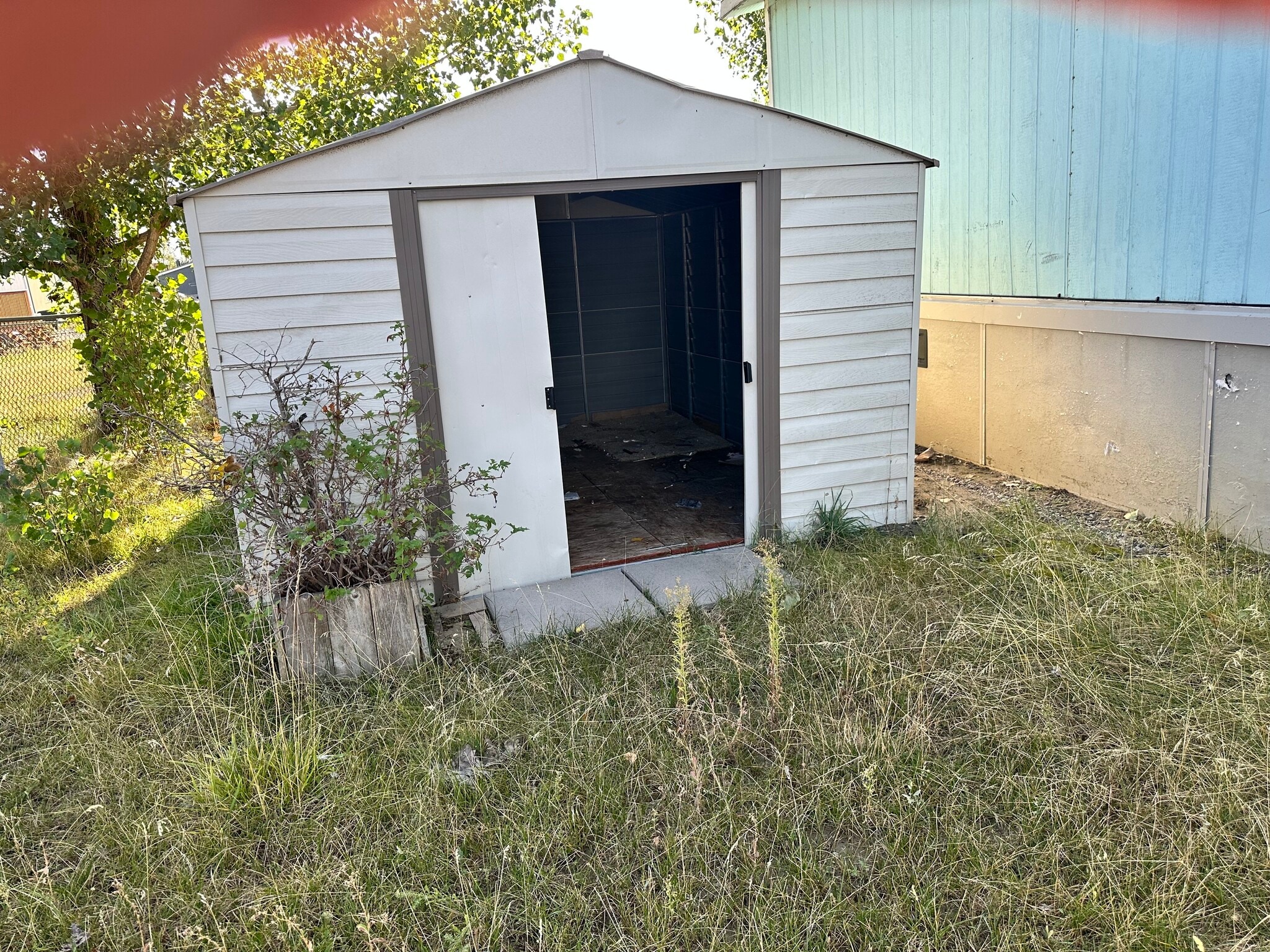 Building Photo - 3 Hartland St N