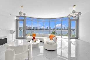 Building Photo - 17111 Biscayne Blvd