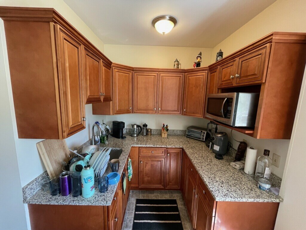 Building Photo - 13 Capron St