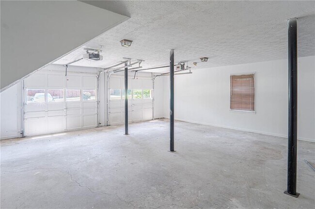 Building Photo - 989 Gate Post Ln
