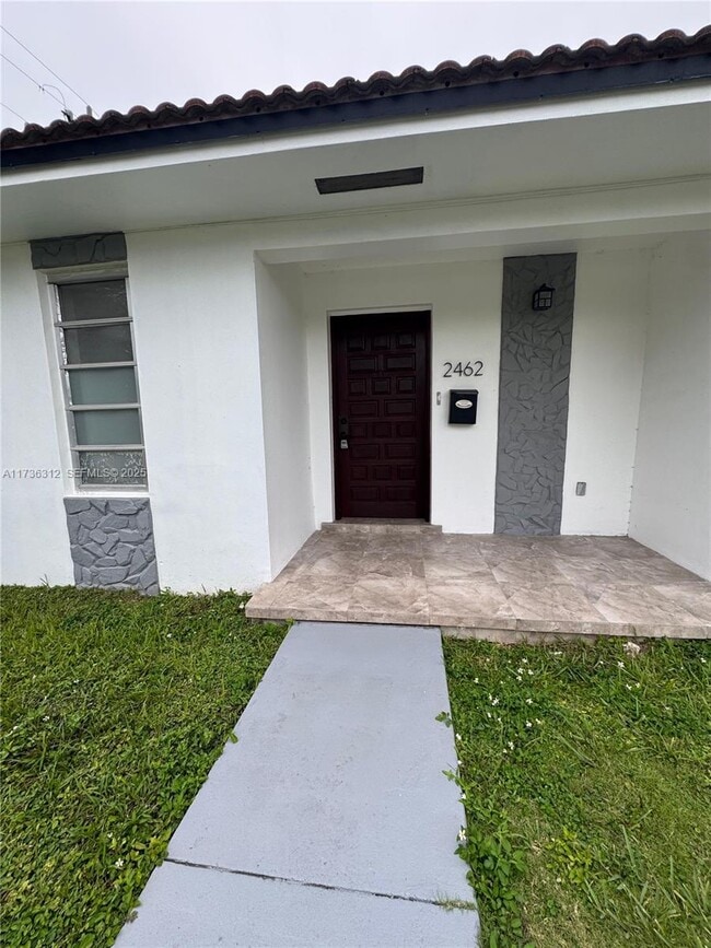 Building Photo - 2460 SW 36th Ave