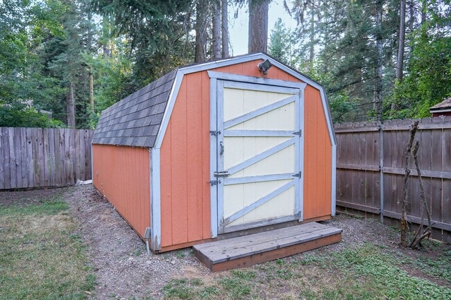Building Photo - 12183 N Amethyst Dr