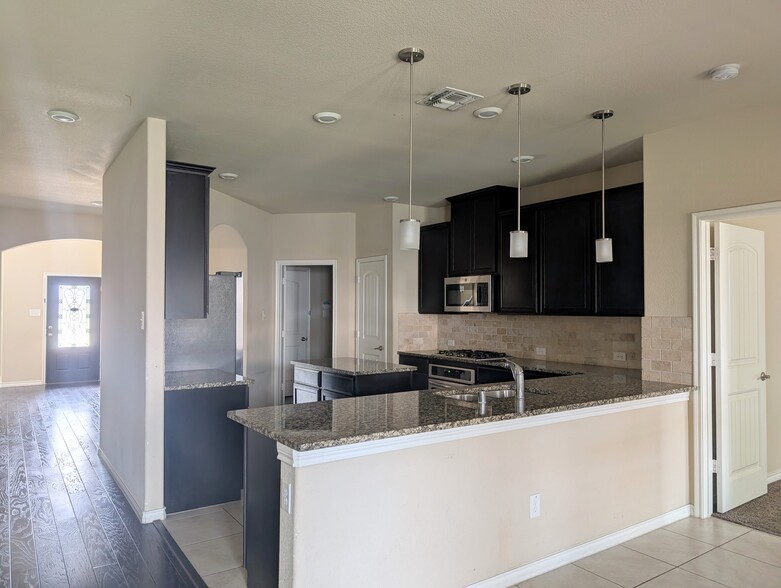 Building Photo - 10104 Kemah Pl