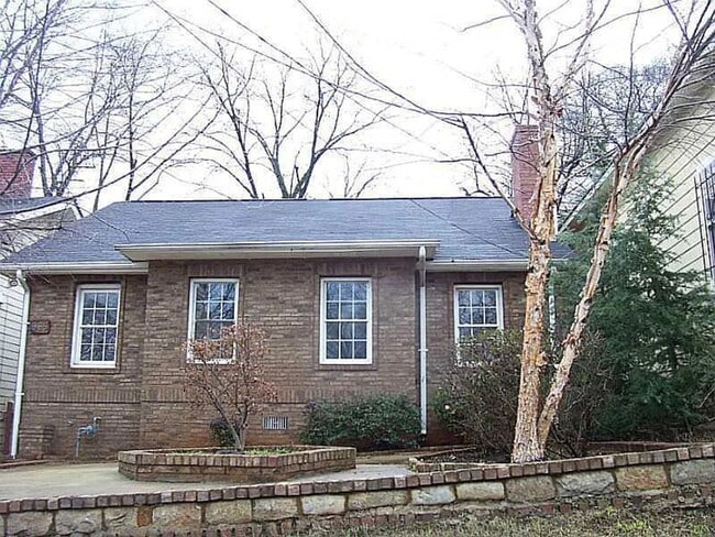 Building Photo - 965 Fair St SW