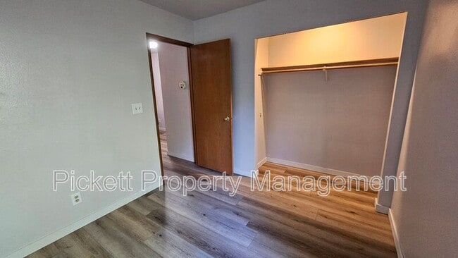 Building Photo - 4755 NW Hosman Cir