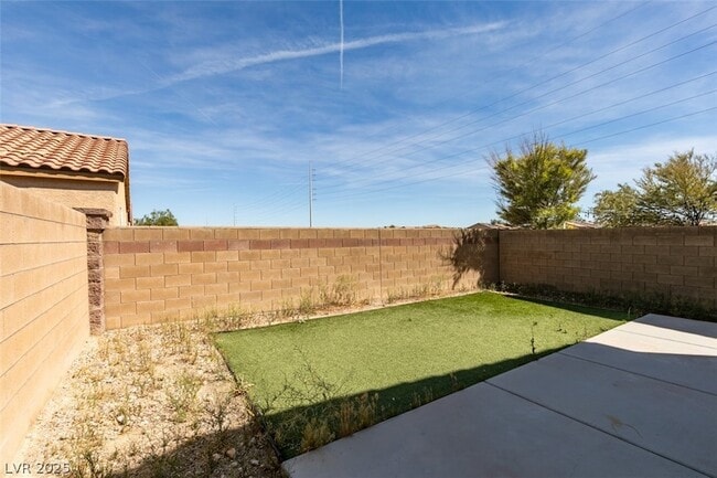 Building Photo - 9208 Red Knoll St