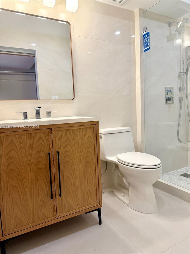 Building Photo - 11 Island Ave