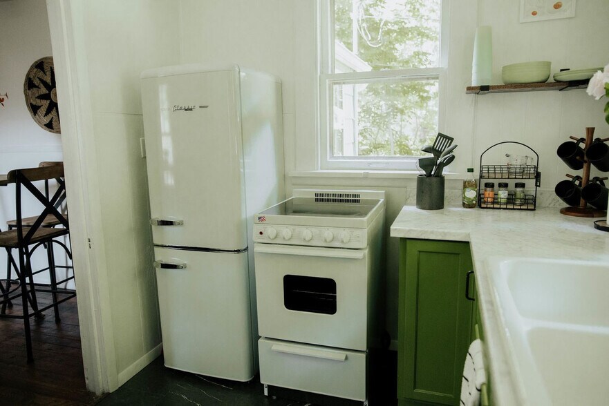 Building Photo - 2526 S Madison St