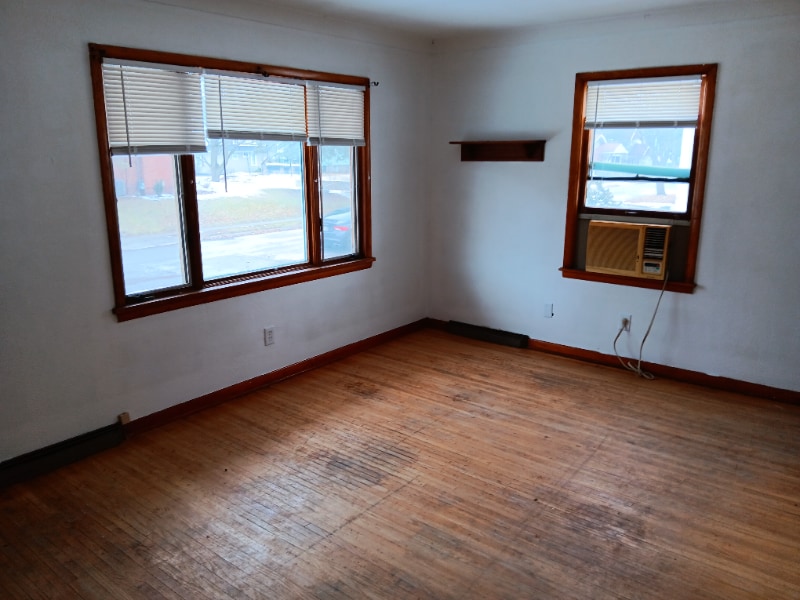 Building Photo - 640 N Summit St