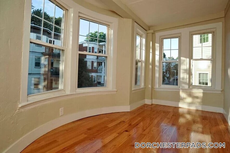 Building Photo - 29 Ridgewood St