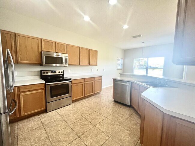 Building Photo - 414 Fern Lake Dr