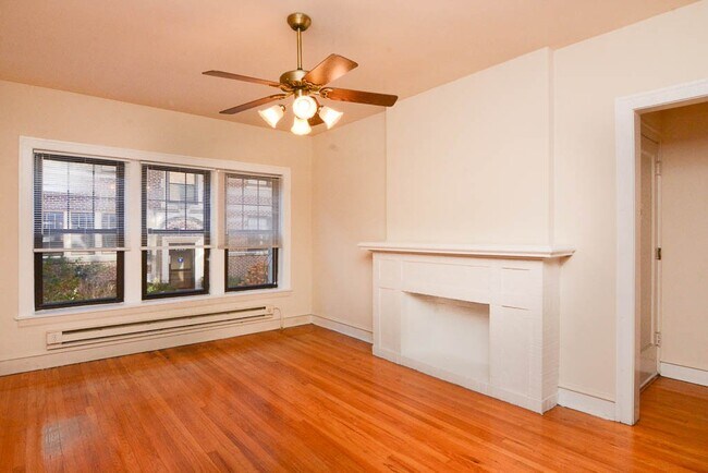 Building Photo - 1324 Oak Ave