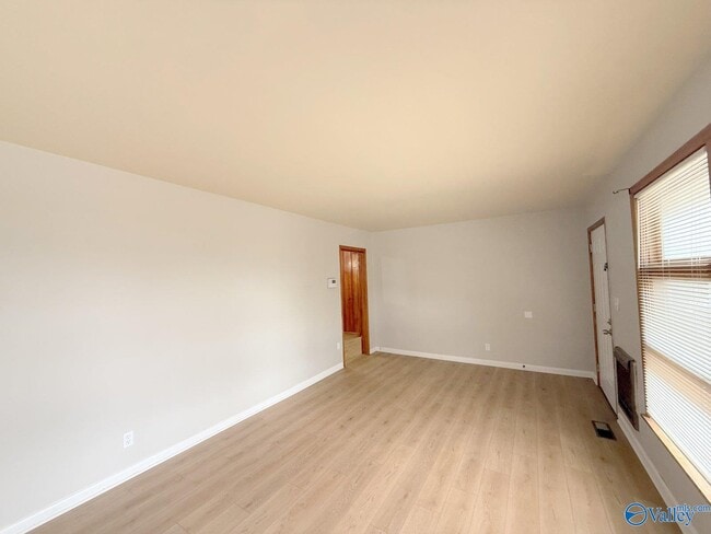 Building Photo - 2106 NW Sullivan Rd