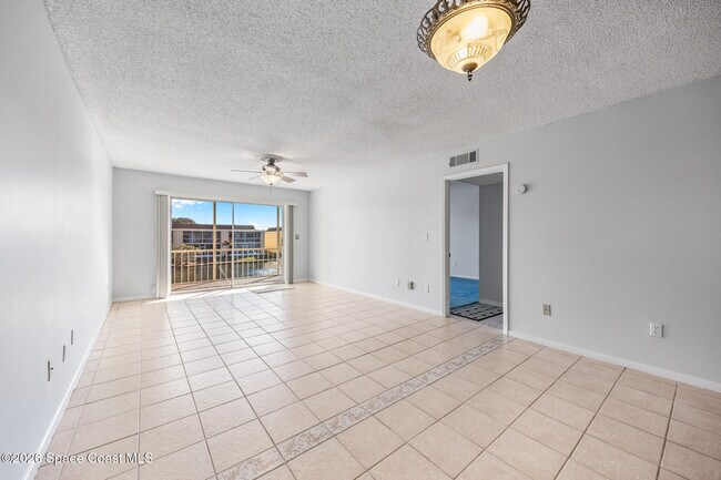 Building Photo - 2135 N Courtenay Pkwy